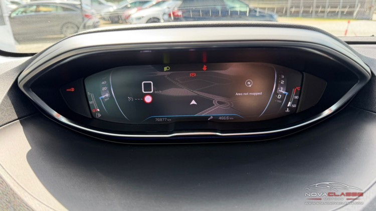 Peugeot 3008 1.2i Allure