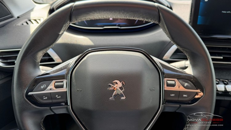 Peugeot 3008 1.2i Allure