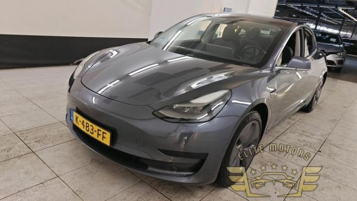 Tesla Model 3 Standard Range Plus RWD