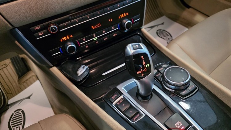 BMW S&eacute;rie 5 - 520 GT Luxury