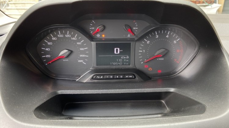 Peugeot Partner 1.6 Hdi 100cv Premium CarPlay