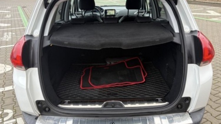 Peugeot 2008 1.6 HDI ALLURE