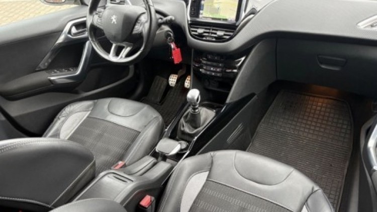 Peugeot 2008 1.6 HDI ALLURE
