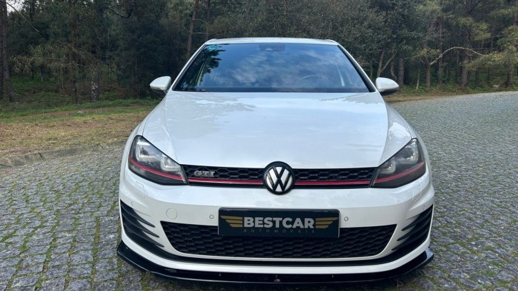 Volkswagen Golf VII 2.0 GTi Performance