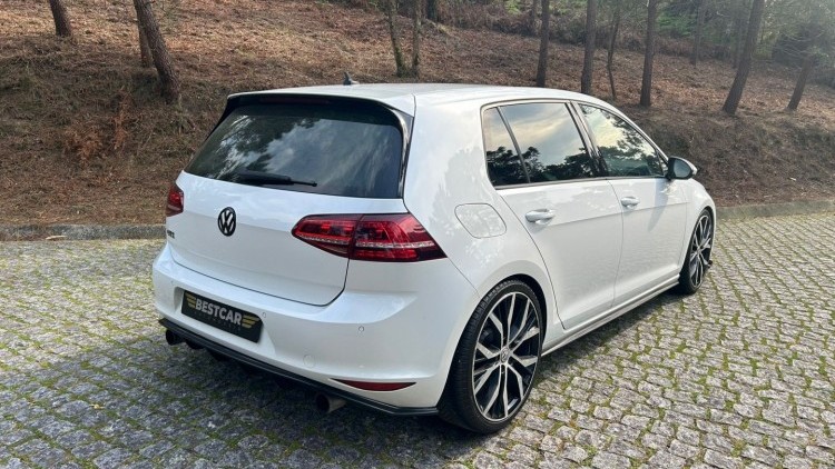 Volkswagen Golf VII 2.0 GTi Performance