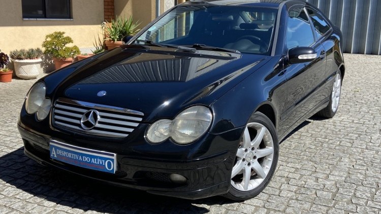 Mercedes-Benz Classe C 220 CDI COUPE