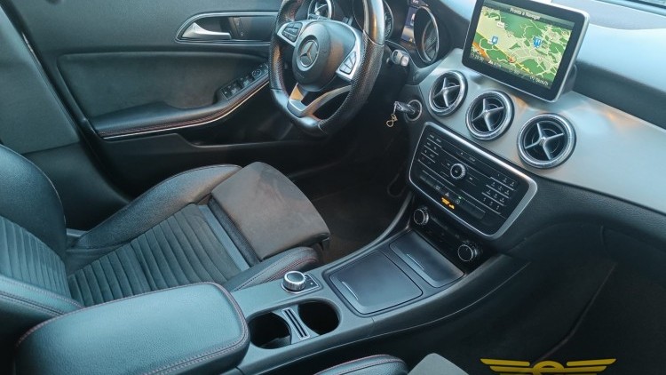 Mercedes-Benz Classe CLA 180 AMG