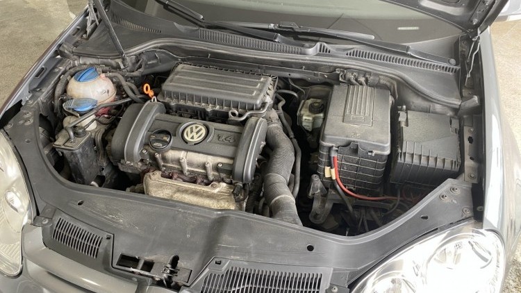 Volkswagen Golf 1.4 16v (100 MIL KMs)