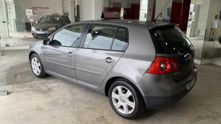 Volkswagen Golf 1.4 16v (100 MIL KMs)