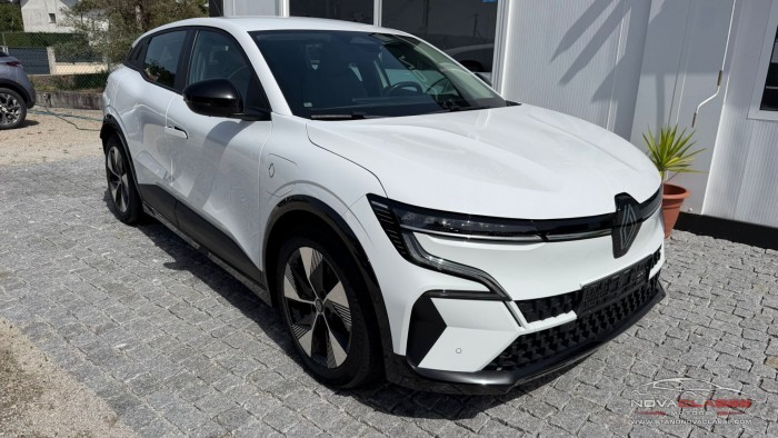 Renault M&eacute;gane E-Tech EQUILIBRE 5D