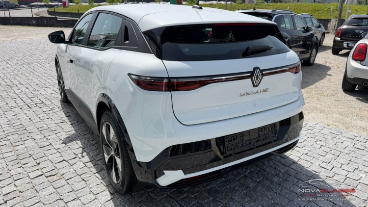 Renault M&eacute;gane E-Tech EQUILIBRE 5D