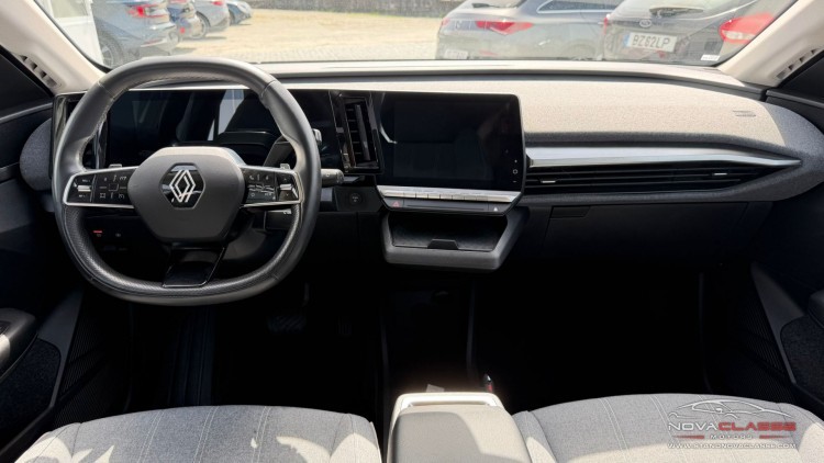 Renault M&eacute;gane E-Tech EQUILIBRE 5D