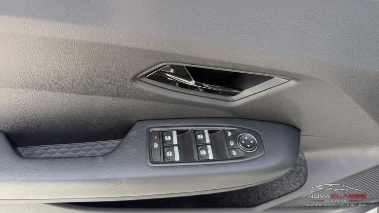 Renault M&eacute;gane E-Tech EQUILIBRE 5D