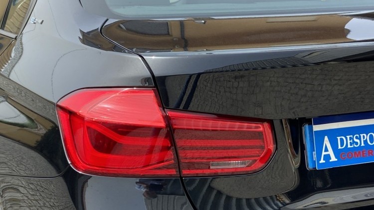 BMW S&eacute;rie 3 - 330 E iPerformace Line Sport Auto