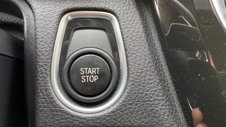 BMW S&eacute;rie 3 - 330 E iPerformace Line Sport Auto