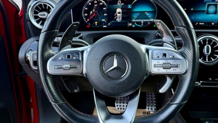 Mercedes-Benz Classe A 200 LOOK A35 AMG