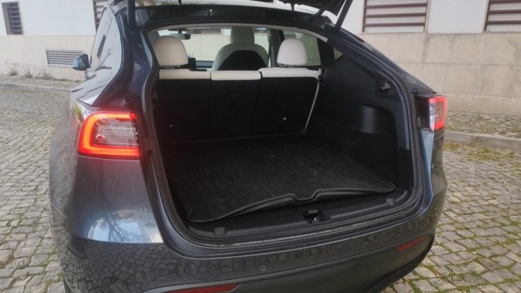 Tesla Model Y Long Range Dual Motor AWD