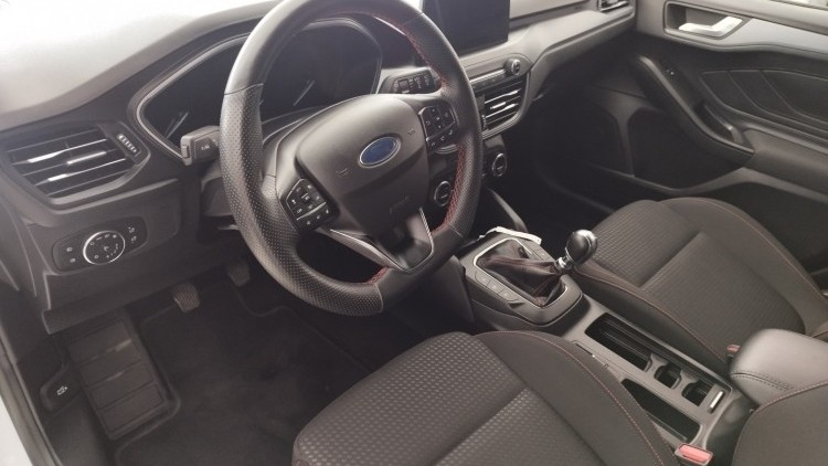 Ford Focus 1.0 ecoboost mhev st-line