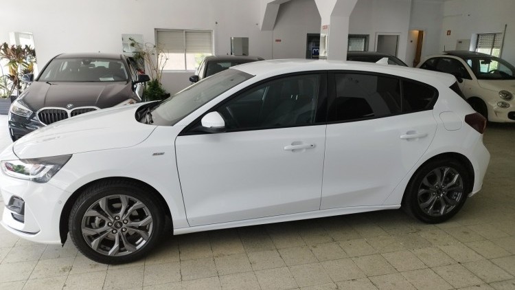 Ford Focus 1.0 ecoboost mhev st-line