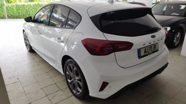 Ford Focus 1.0 ecoboost mhev st-line