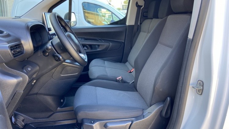 Citro&euml;n Berlingo 1.6 BlueHDI 100cv CARPLAY e CAMARA