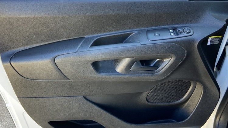 Citro&euml;n Berlingo 1.6 BlueHDI 100cv CARPLAY e CAMARA