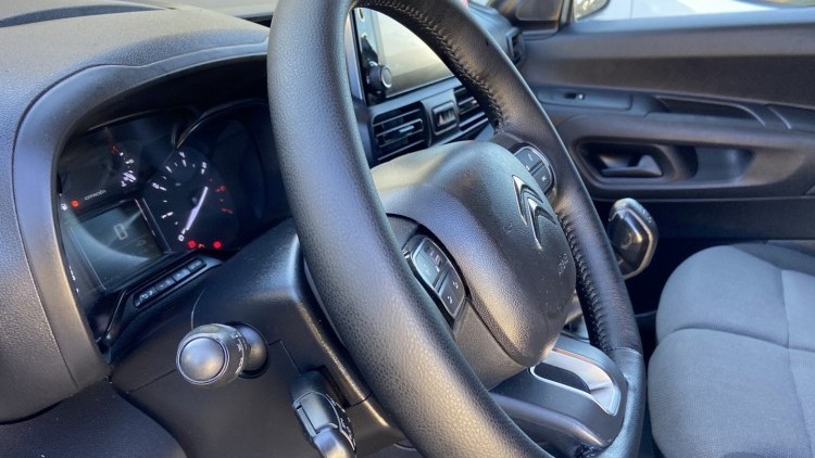 Citro&euml;n Berlingo 1.6 BlueHDI 100cv CARPLAY e CAMARA