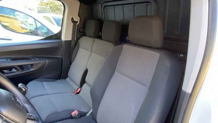 Citro&euml;n Berlingo 1.6 BlueHDI 100cv CARPLAY e CAMARA