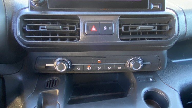 Citro&euml;n Berlingo 1.6 BlueHDI 100cv CARPLAY e CAMARA