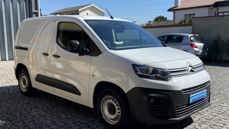 Citro&euml;n Berlingo 1.6 BlueHDI 100cv CARPLAY e CAMARA