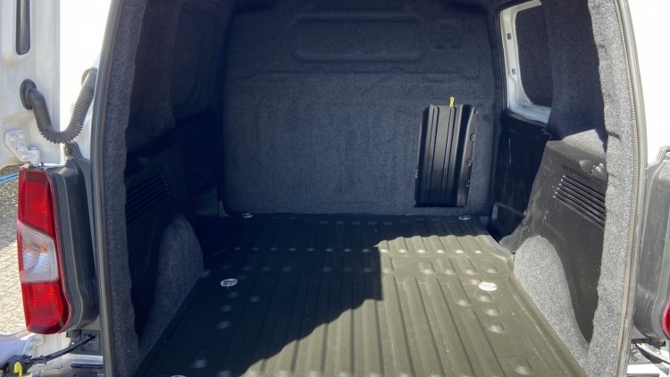 Citro&euml;n Berlingo 1.6 BlueHDI 100cv CARPLAY e CAMARA