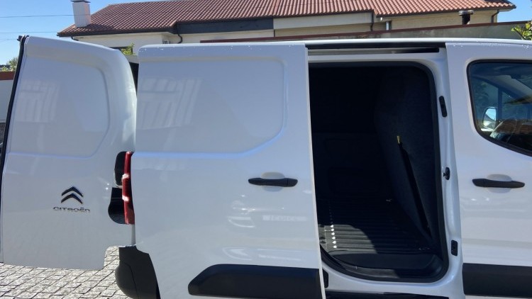 Citro&euml;n Berlingo 1.6 BlueHDI 100cv CARPLAY e CAMARA