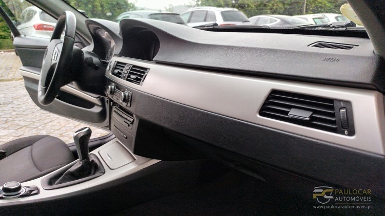 BMW S&eacute;rie 3 - 318 d Touring