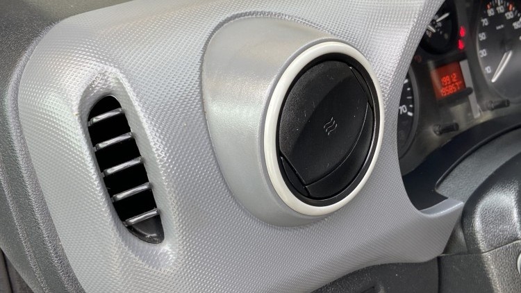 Peugeot Partner 1.6 Hdi 100cv GPS + C&acirc;mara