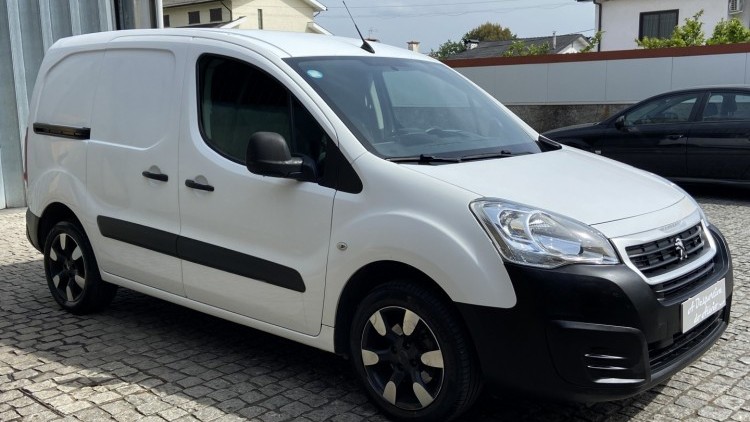 Peugeot Partner 1.6 Hdi 100cv GPS + C&acirc;mara