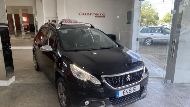 Peugeot 2008 1.2 VTI "Style" (73 MIL KMs)