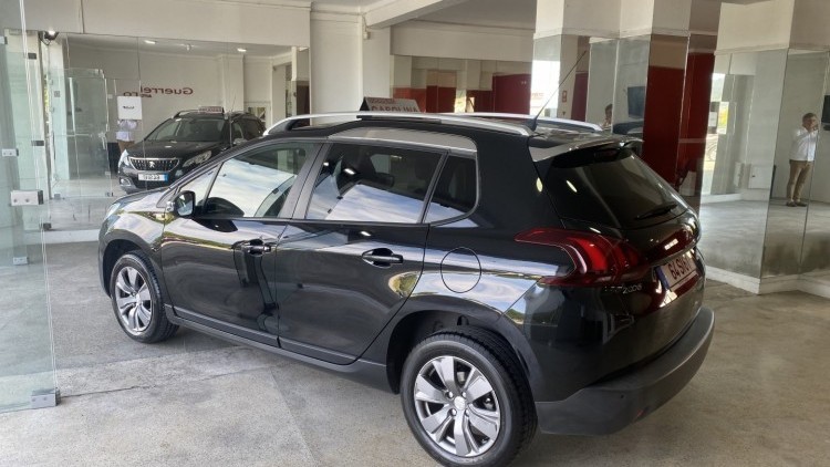 Peugeot 2008 1.2 VTI "Style" (73 MIL KMs)