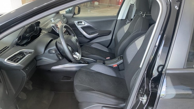 Peugeot 2008 1.2 VTI "Style" (73 MIL KMs)