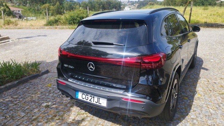 Mercedes-Benz Eqa 250+ AMG NIGHT AUTO