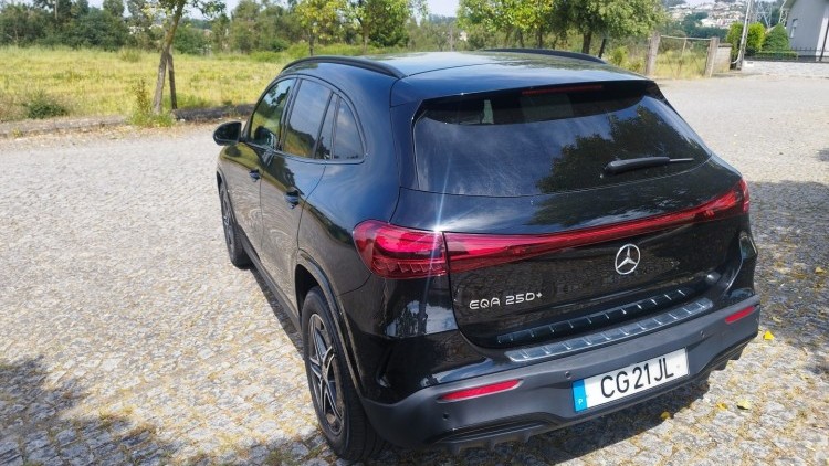 Mercedes-Benz Eqa 250+ AMG NIGHT AUTO