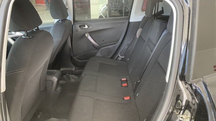 Peugeot 2008 1.2 VTI "Active" (93 MIL KMs)