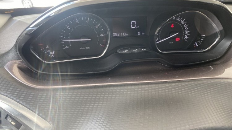 Peugeot 2008 1.2 VTI "Active" (93 MIL KMs)