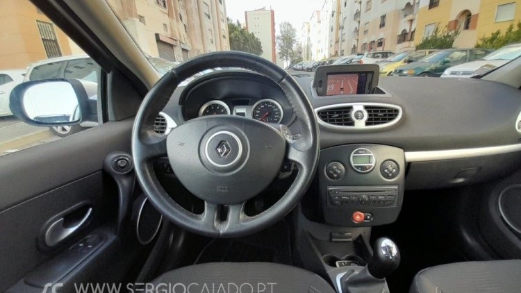 Renault Clio 1.2 16V 75 CV Dynamique GPS