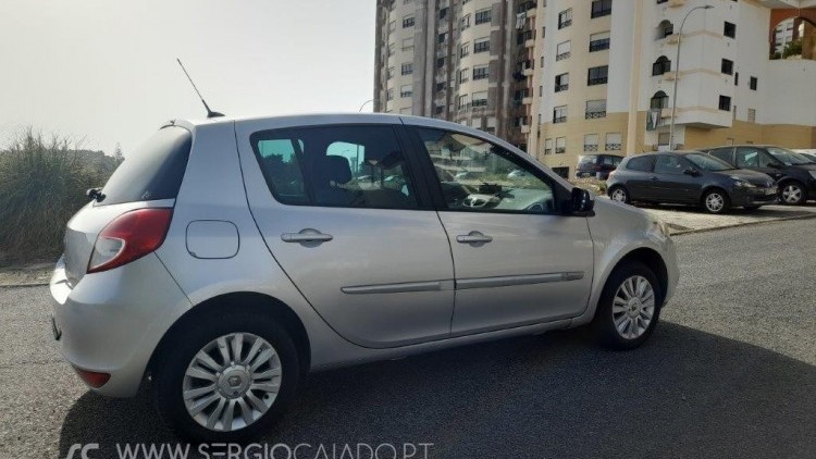 Renault Clio 1.2 16V 75 CV Dynamique GPS