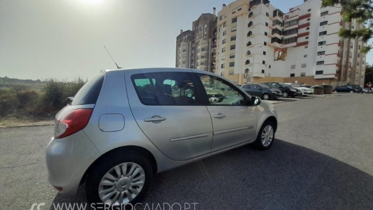 Renault Clio 1.2 16V 75 CV Dynamique GPS