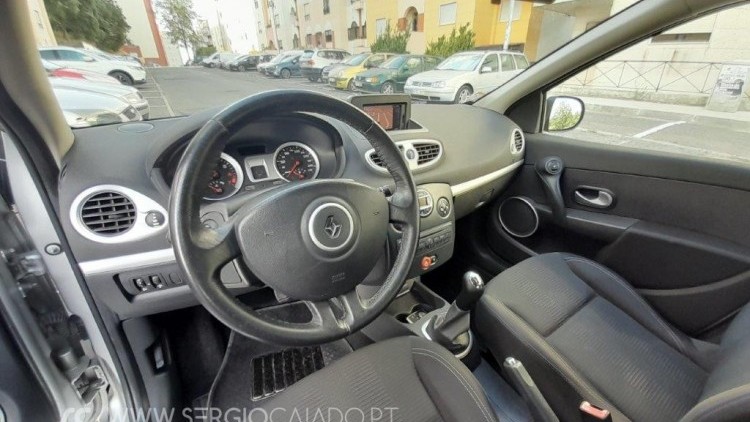 Renault Clio 1.2 16V 75 CV Dynamique GPS