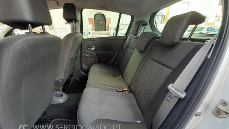 Renault Clio 1.2 16V 75 CV Dynamique GPS