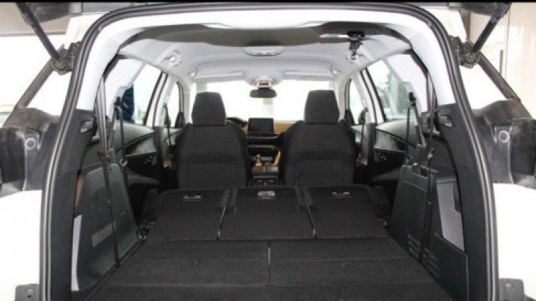 Peugeot 5008 1.5 HDI ALLURE