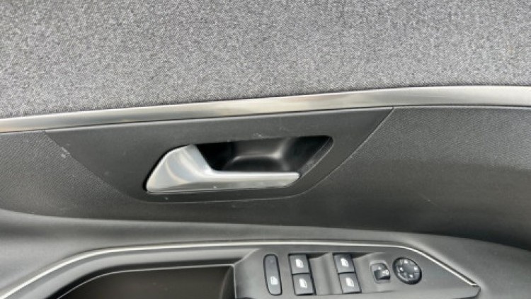 Peugeot 3008 1.5 HDI ALLURE