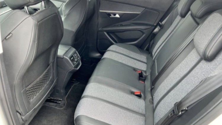 Peugeot 3008 1.5 HDI ALLURE